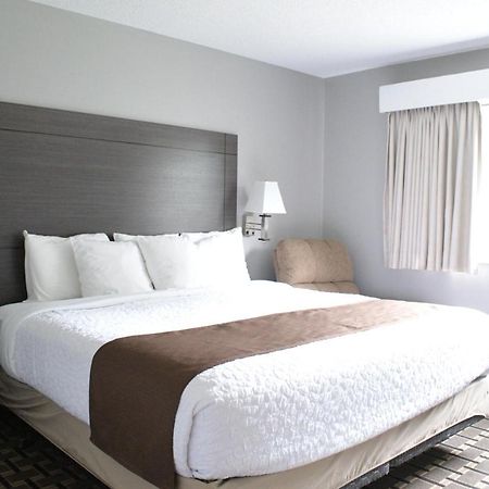 Adams Inn And Suites ภายนอก รูปภาพ
