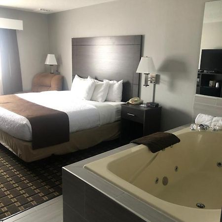 Adams Inn And Suites ภายนอก รูปภาพ