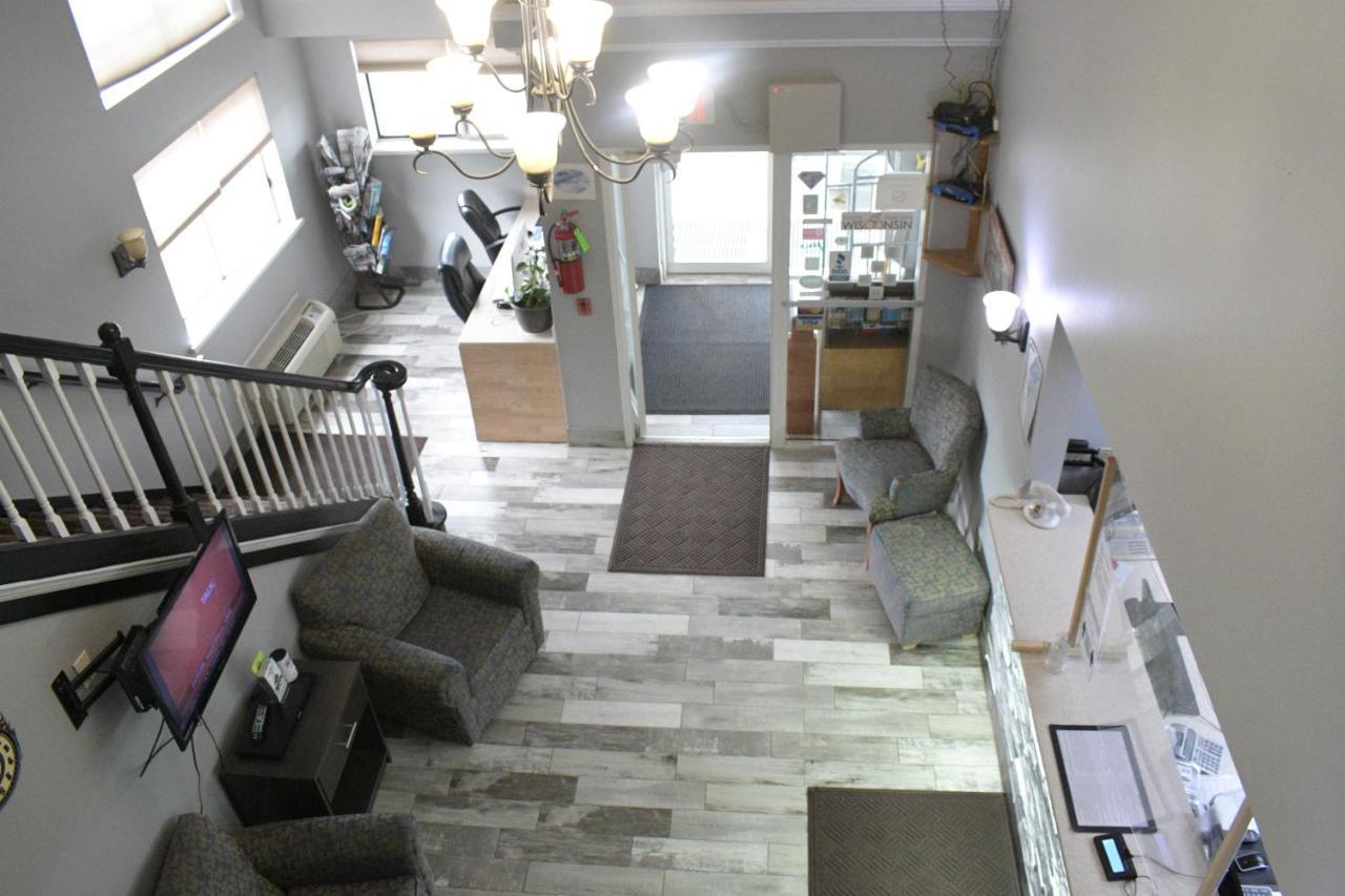 Adams Inn And Suites ภายนอก รูปภาพ
