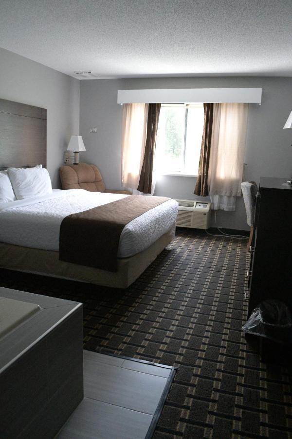 Adams Inn And Suites ภายนอก รูปภาพ