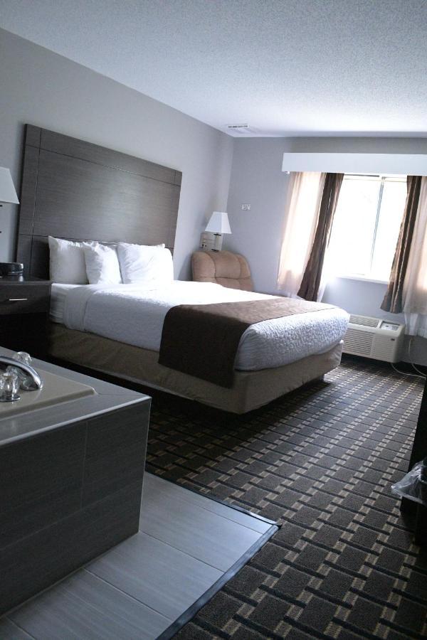 Adams Inn And Suites ภายนอก รูปภาพ
